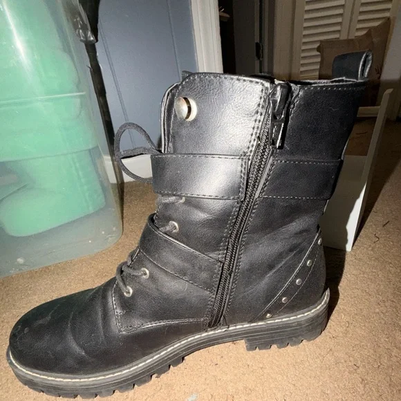 Kohl's Black Moto Boots with Buckle Detail - Picture 4 of 5